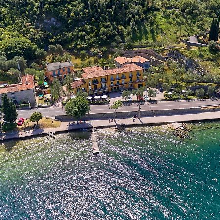 Albergo Del Garda Torri Del Benaco Exterior photo