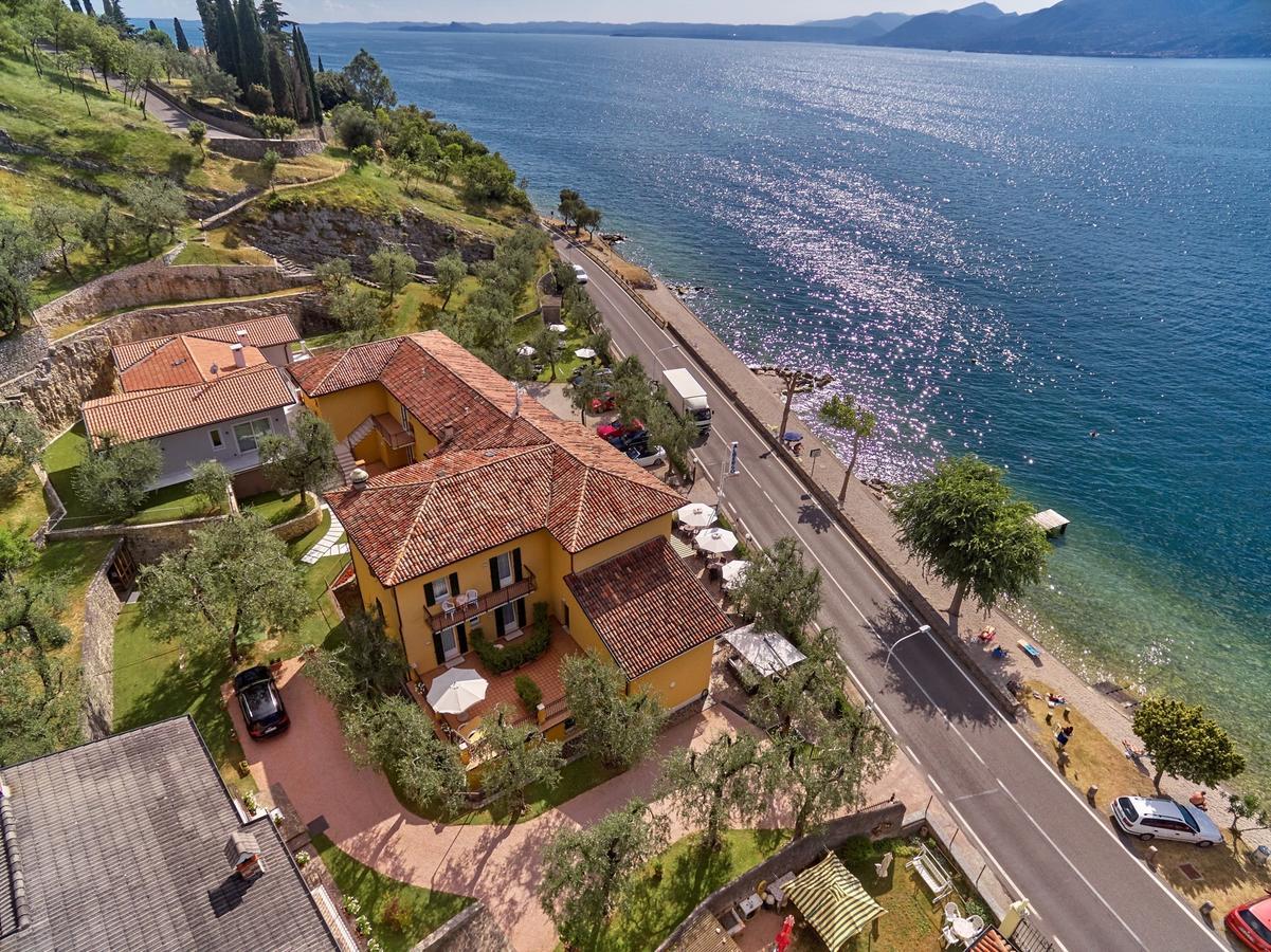 Albergo Del Garda Torri Del Benaco Exterior photo