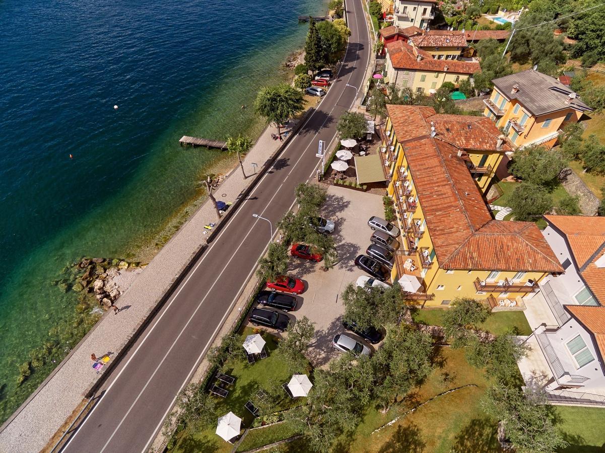 Albergo Del Garda Torri Del Benaco Exterior photo